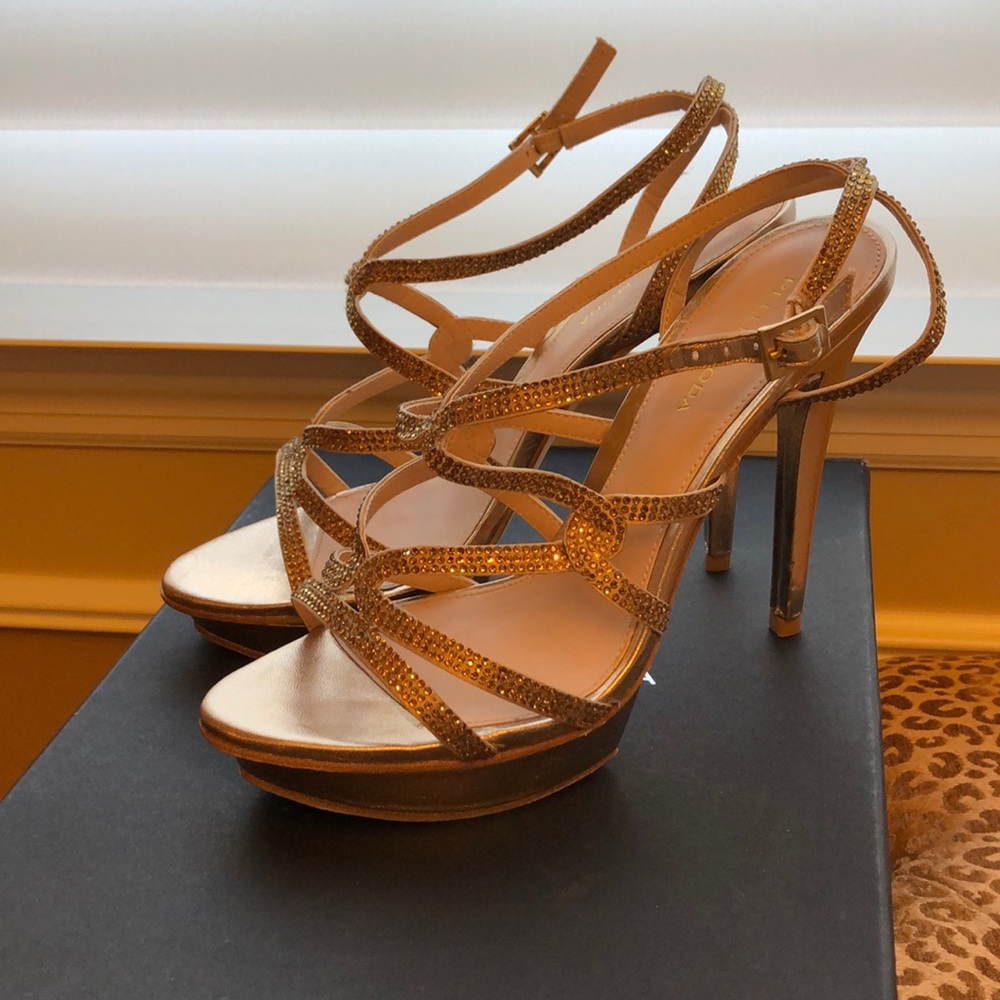 Pelle Moda Women's Metallic Farah Evening